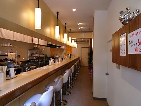 那覇市役所近くに「神戸カツ丼」店－関西風「だし」にこだわり