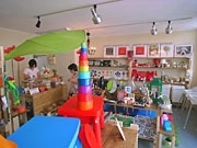 那覇・泊にセレクト雑貨ショップ－「ほのぼのした店づくり」目指す