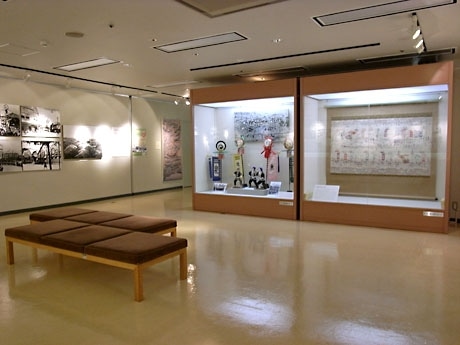 「那覇大綱挽と10･10空襲」展－「那覇四町綱之図」初展示も