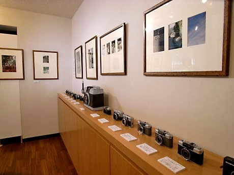 那覇の写真用品店で「PEN展」－往年の実機14台、作例写真15点を展示