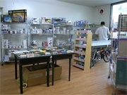 那覇・安里に模型専門店－塗装ブースや作業テーブルなども完備
