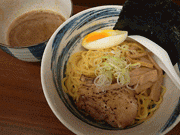 那覇・曙にラーメン店－「ドロッとした濃度の高い」つけ麺スープ売りに