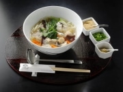花田勝さんプロデュース、新業態「うどんダイニング 若」1号店