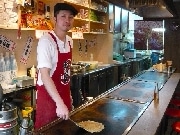 大阪・千日前に岸和田名物「かしみん焼」専門店－老舗の味を再現