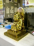 難波駅に通天閣「ビリケン」さん超合金像－南海電鉄が展示