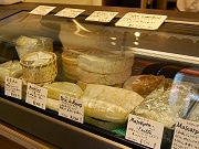 大阪・新町にチーズ専門店「ラクオーレ」－80種類が一堂に