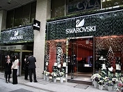 スワロフスキーが関西初の路面店－御堂筋沿いに新規出店