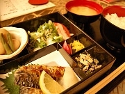 南船場の和食店「かくれ家」がランチ営業開始－魚料理に特化