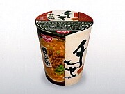 千日前の人気うどん店「千とせ」の肉うどんがカップ麺に