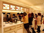 大丸・北館に日本初「ジルスチュアートカフェ」－限定商品も