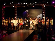 心斎橋「大丸」北館でファッションショー、藤本美貴さん・土岐田麗子さんら出演
