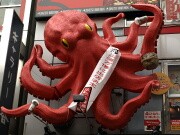 道頓堀の巨大たこ看板、上海万博に出張－「くくる」出展に合わせて