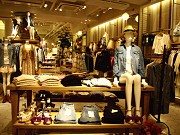心斎橋に「コレクトポイント」－「ローリーズファーム」など6ブランド集積