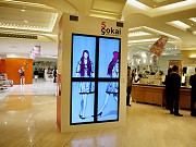 高島屋1階の新設モニターでデジタルファッションショー－「gokai」をPR