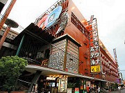 千日前「味園ビル」屋上で2日限りのビアガーデン－館内ツアーも