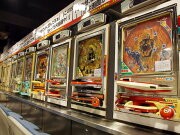 道頓堀に「パチンコ博物館」－歴代のパチンコ・スロットを体験