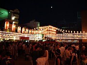 ミナミの夏を締めくくる「精華盆踊り大会」、盛大に行われる