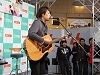 サプライズで新曲「ありがとう」を熱唱する大橋卓弥さん