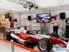 なんばパークスで「F1」を体感できるイベント－買い物客らでにぎわう