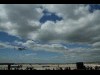 JFK国際空港上空を通るスペースシャトル