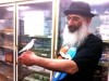 小伝馬町の「ダルビッシュ」の文鳥が行方不明－貼り紙で情報提供求める