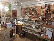 成城学園前に生ハム専門店－国内入荷限定5本のイタリア産生ハムも