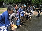 東京タワーで「打ち水」イベント－温暖化防止訴え
