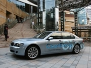 六本木ヒルズにBMWの水素自動車－森ビル代表が試乗