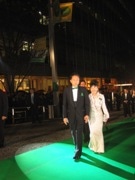 グリーンカーペットに鳩山首相と幸夫人－第22回東京国際映画祭が開幕