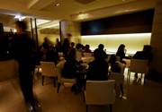 六本木のシングルズ・バーが2周年－婚活ブーム背景に客層広がる