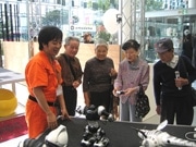 「ロボットミュージアム」がオープン－体験コーナー賑わう