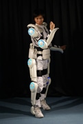 ロボットスーツ「HAL-5」を長期展示－ロボットミュージアム