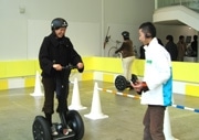 ロボットミュージアムで「セグウェイ」試乗イベント