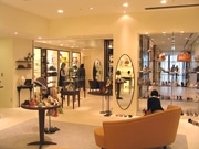ラシックにUAのセレクトショップ―名古屋パルコ店と差別化
