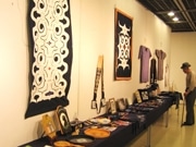 栄でアイヌ文化を紹介する展覧会－アイヌ刺しゅうやトンコリ講習も