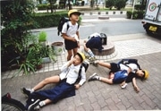 人気写真家、梅佳代さんが名古屋初の個展「男子」－トークライブも