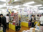 大須に全国2店舗目の「アニブロゲーマーズ」－レジ待ちの行列も