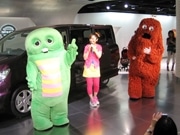 日産名古屋ギャラリーにガチャピンとムック－「新型セレナ」のイベントで