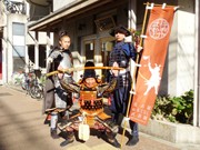 信長さん・秀吉さんらがサカ経・名経編集部訪問－「名古屋おもてなし武将隊」PRで