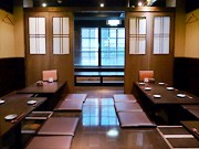 錦に串と鍋の居酒屋「鬼ひげ屋」－全く異なる味付けの鍋4種中心に