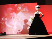 ブライダルフェアで「ブラックドレス」ファッションショー、栄の専門店が出展