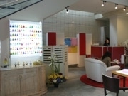 極薄フィルムを爪に貼るネイルアート店－仙台国際ホテル内に