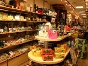 仙台・一番町の商店街にハワイアンショップ－フラダンス用品も