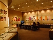 仙台文学館で「宮藤官九郎展」－地元ネタ満載の直筆原稿も