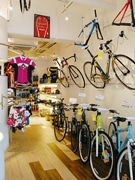 仙台にサイクルスポーツ専門店－ロードバイク・パーツ・ウエアなど300点