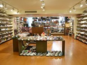 仙台のスニーカーショップが移転拡張－常時2000足品ぞろえ