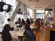 スタバ渋谷TSUTAYA店、改装で「売上世界一」奪還へ