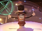 渋谷「バーチューブ」に逆さケチャップロボ「ケチャットさん」