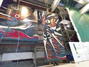 岡本太郎「明日の神話」渋谷駅で設置作業公開－最終調整へ