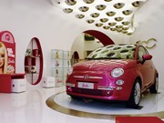 青山・フィアットカフェに「バービー」コラボ車－限定メニュー、人形展示も